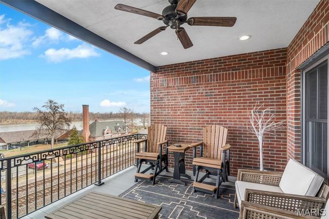 10 W Front Street, Washington, MO 63090