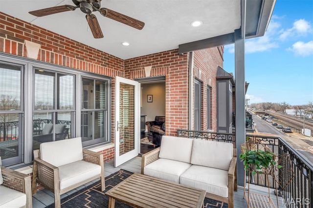 10 W Front Street, Washington, MO 63090