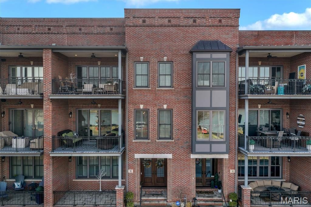 10 W Front Street, Washington, MO 63090