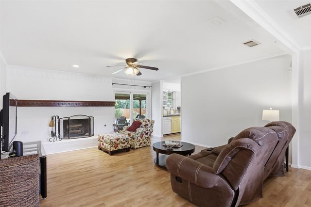 6104 Cliffside Drive, Edgecliff Village, TX 76134
