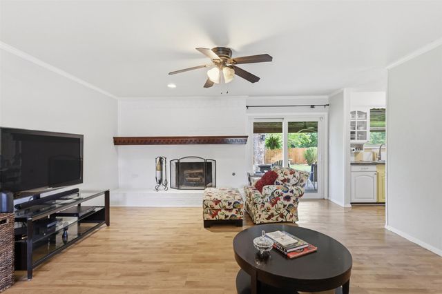 6104 Cliffside Drive, Edgecliff Village, TX 76134