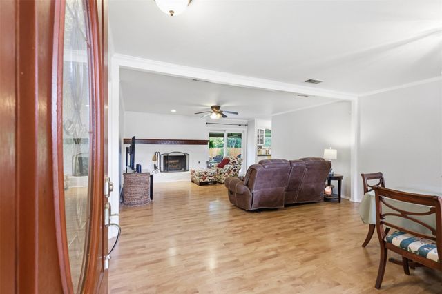 6104 Cliffside Drive, Edgecliff Village, TX 76134