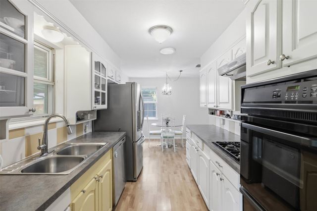 6104 Cliffside Drive, Edgecliff Village, TX 76134