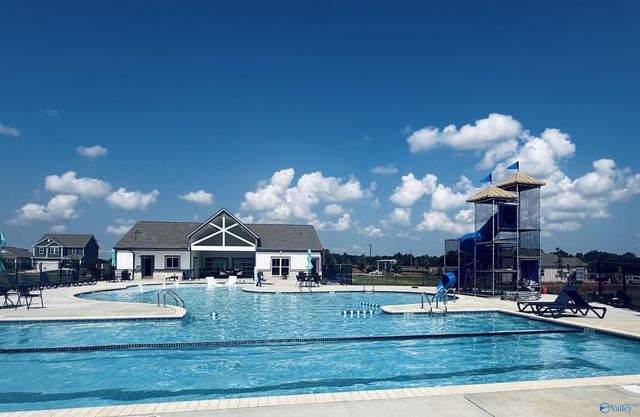 13667 Continental Road, Athens, AL 35613