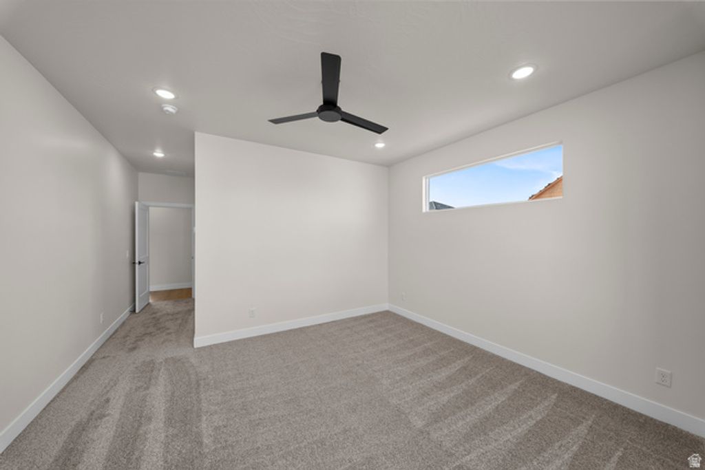 Image 14 of property listing at 4795 W 1930 S, Hurricane, UT 84737