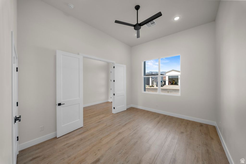 Image 8 of property listing at 4795 W 1930 S, Hurricane, UT 84737
