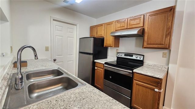 1209 Alder CT, Chesapeake, VA 23320