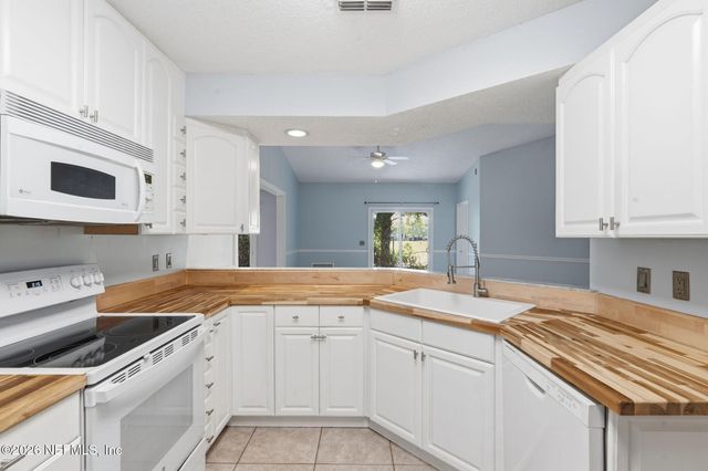 2119 FAIRWAY VILLAS Lane S, Atlantic Beach, FL 32233