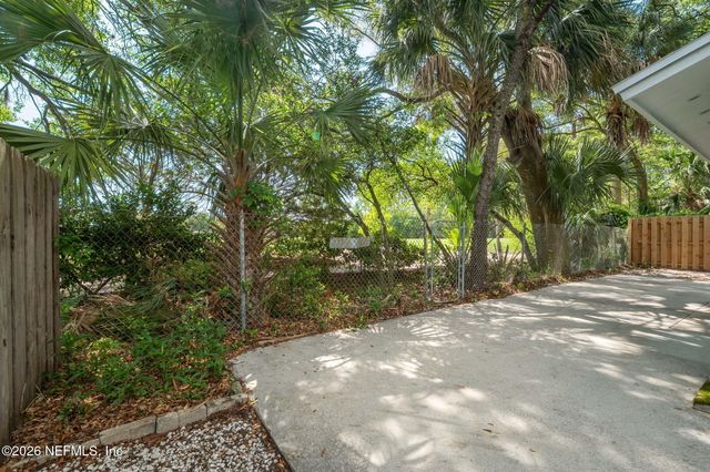 2119 FAIRWAY VILLAS Lane S, Atlantic Beach, FL 32233