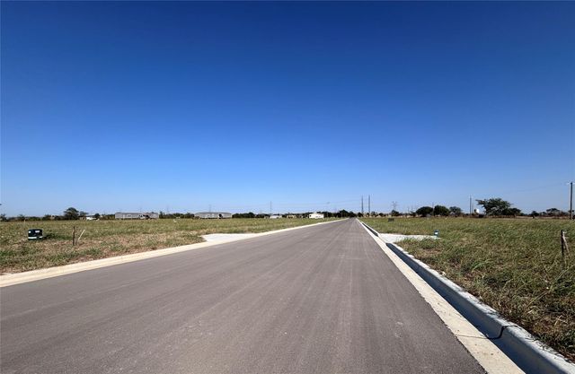 1031 Brisas DR, Salado, TX 76571