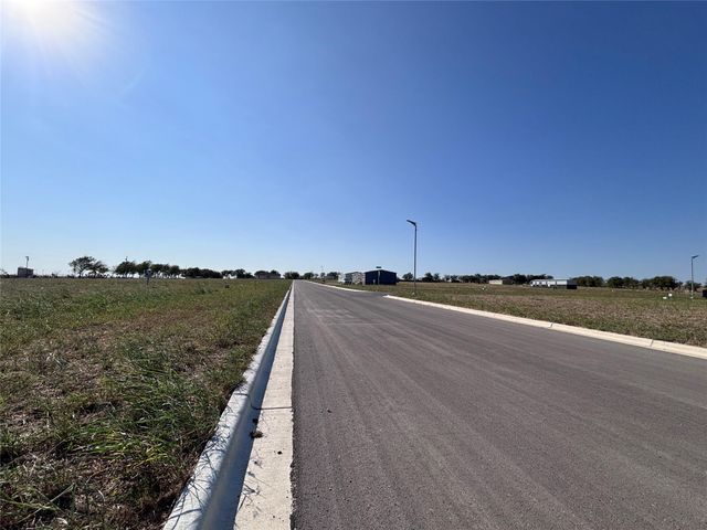 1031 Brisas DR, Salado, TX 76571