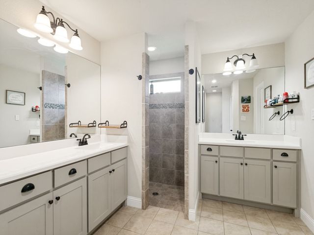 3912 Kensington Drive, Sanger, TX 76266