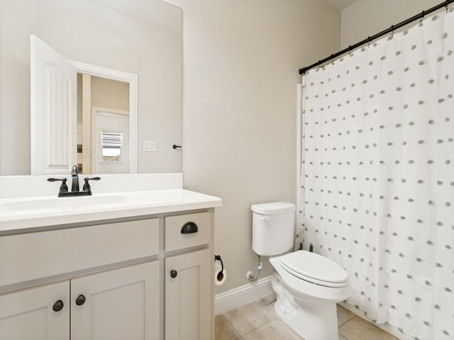 3912 Kensington Drive, Sanger, TX 76266