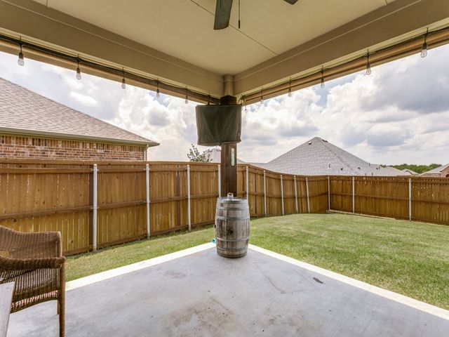 3912 Kensington Drive, Sanger, TX 76266