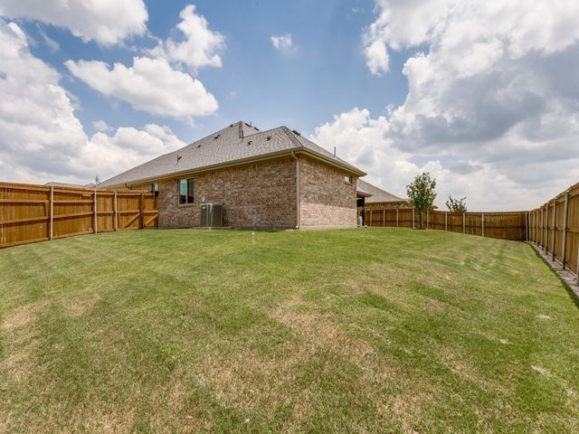 3912 Kensington Drive, Sanger, TX 76266