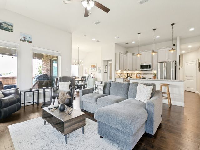 3912 Kensington Drive, Sanger, TX 76266