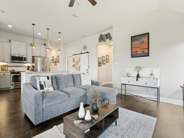 3912 Kensington Drive, Sanger, TX 76266