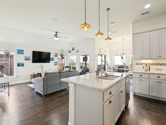 3912 Kensington Drive, Sanger, TX 76266