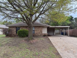 132 London Lane, Glenn Heights, TX 75154
