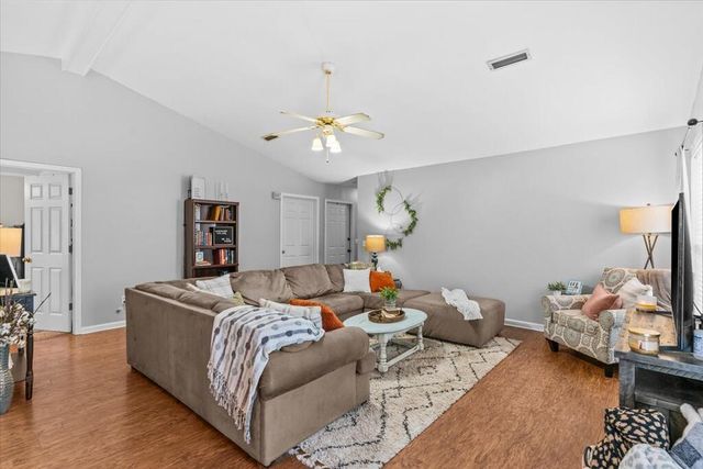 103 Trunbury Dr, Dothan, AL 36305