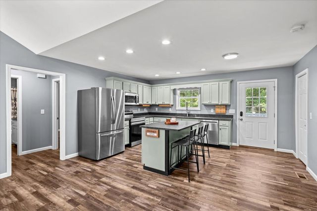 2704 Quarles Road, Rocky Face, GA 30740