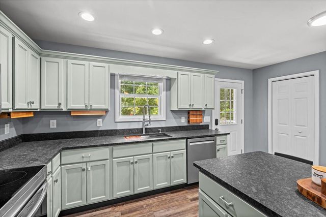 2704 Quarles Road, Rocky Face, GA 30740