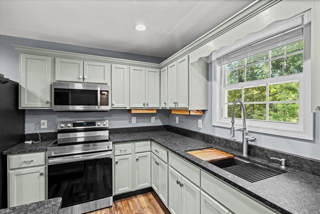 2704 Quarles Road, Rocky Face, GA 30740