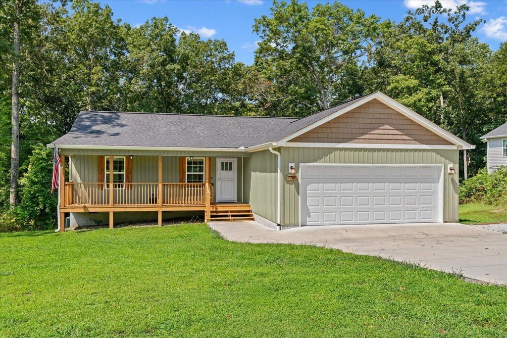 2704 Quarles Road, Rocky Face, GA 30740