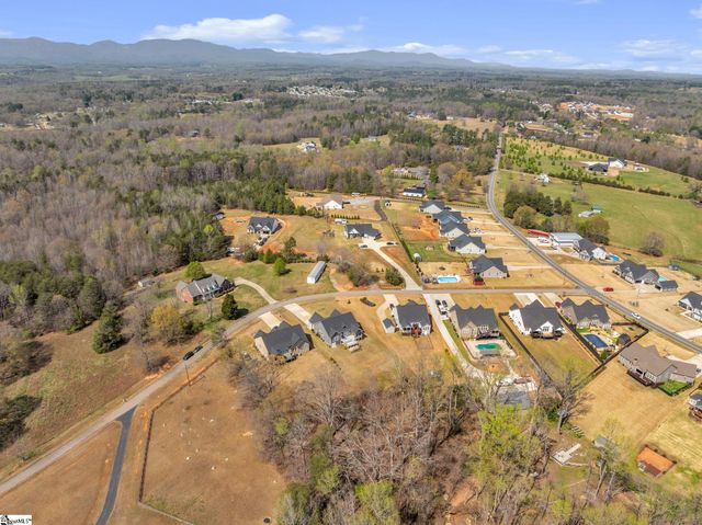 135 Weatherly Road, Inman, SC 29349