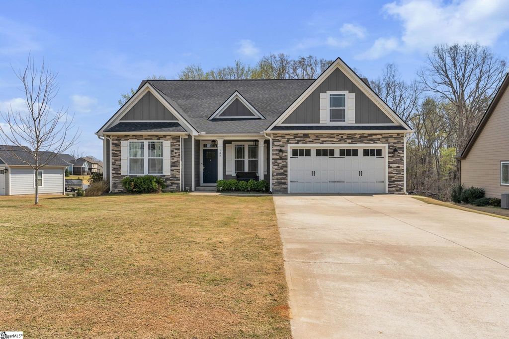 135 Weatherly Road, Inman, SC 29349
