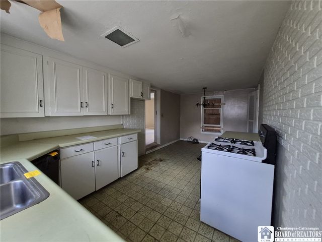 1 Packard Way, Busti, NY 14750