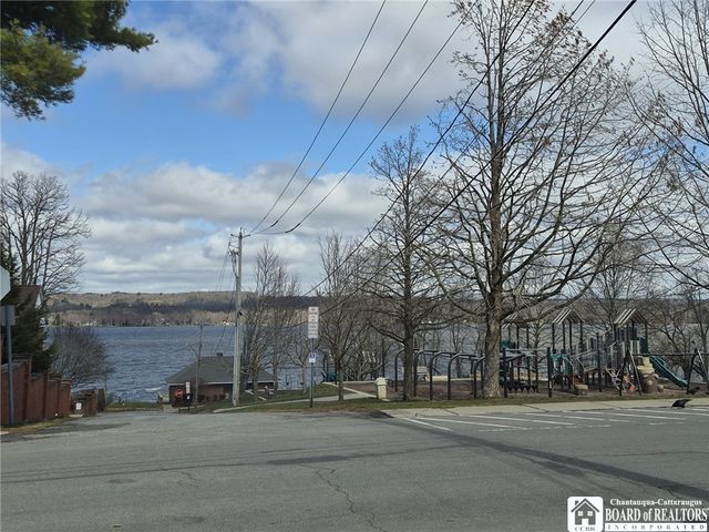 1 Packard Way, Busti, NY 14750
