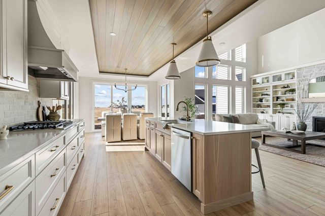 5669 31st Street S, Fargo, ND 58104