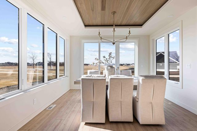 5669 31st Street S, Fargo, ND 58104