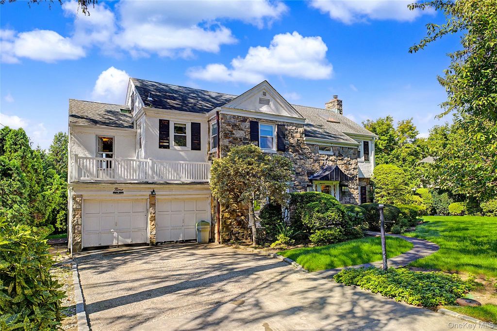 9 Old Pond Road, Great Neck, NY 11023 — exterior