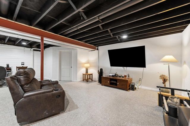1409 E Pinecrest LANE, Elkhorn, WI 53121