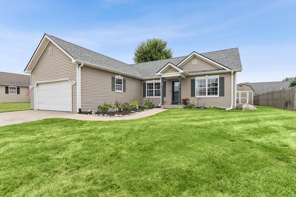 1409 E Pinecrest LANE, Elkhorn, WI 53121