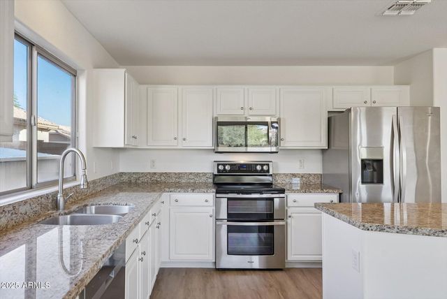 2242 E SOFT WIND Drive, Phoenix, AZ 85024