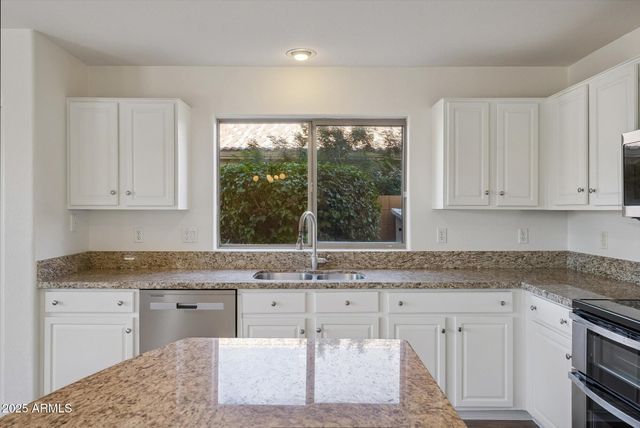 2242 E SOFT WIND Drive, Phoenix, AZ 85024