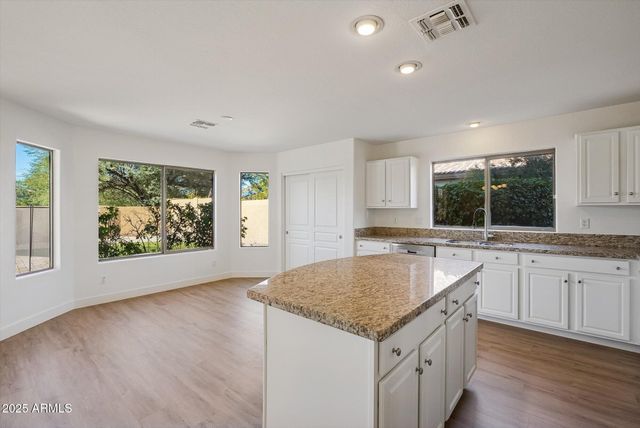 2242 E SOFT WIND Drive, Phoenix, AZ 85024