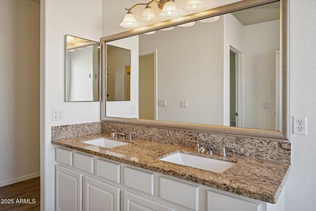 2242 E SOFT WIND Drive, Phoenix, AZ 85024