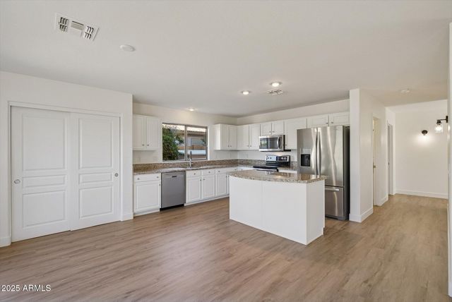 2242 E SOFT WIND Drive, Phoenix, AZ 85024