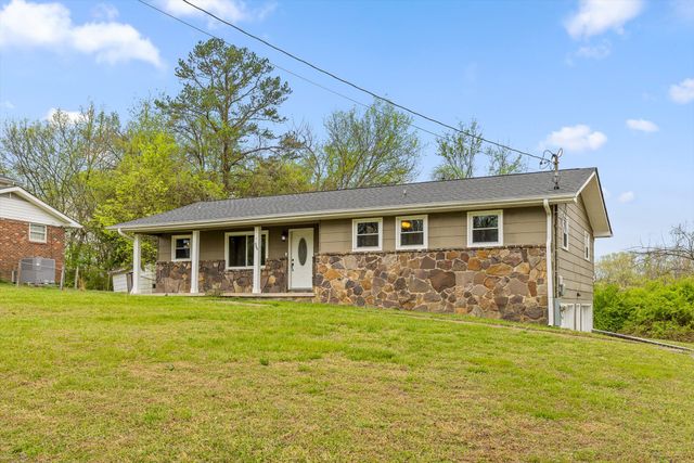 946 Hickory Avenue, Hixson, TN 37343