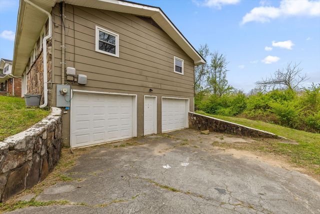 946 Hickory Avenue, Hixson, TN 37343