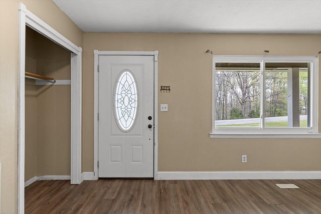 946 Hickory Avenue, Hixson, TN 37343