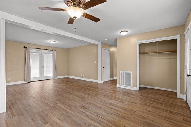 946 Hickory Avenue, Hixson, TN 37343