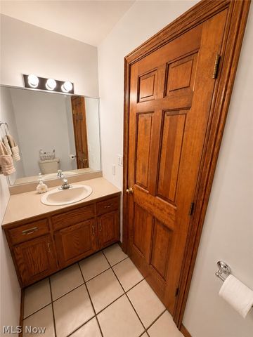 136 Jade Circle, Canfield, OH 44406