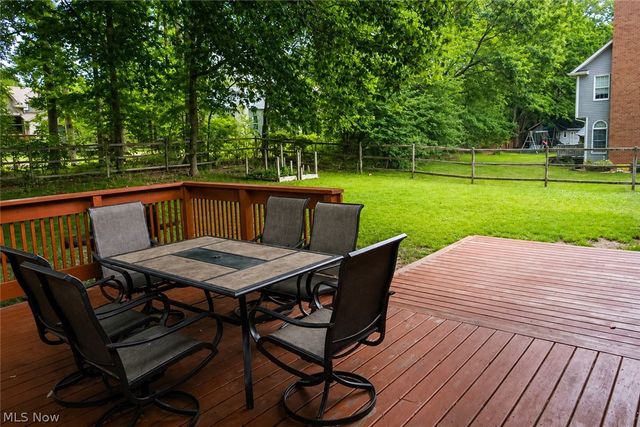 136 Jade Circle, Canfield, OH 44406