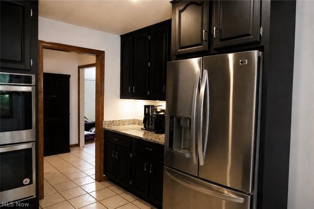 136 Jade Circle, Canfield, OH 44406