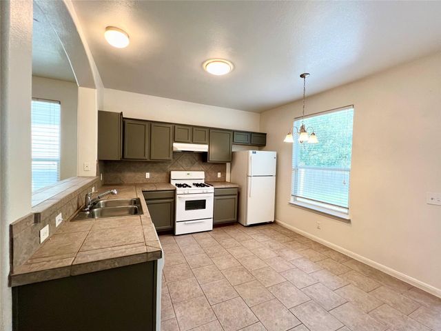 2406 Allred DR B, Austin, TX 78748